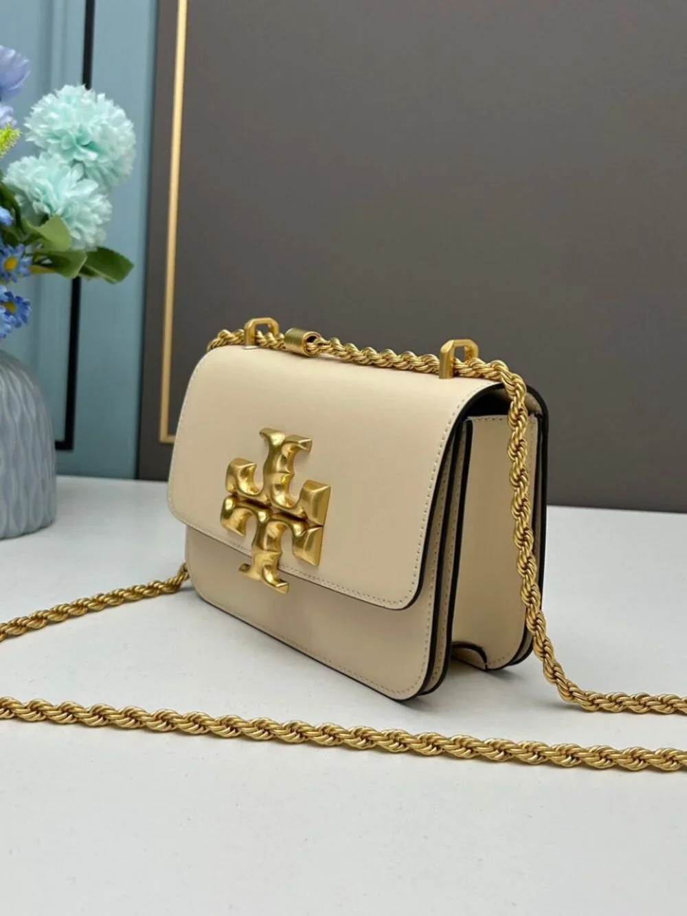 Tory Burch Eleanor Cream Smooth Leather Chain Crossbody Bag